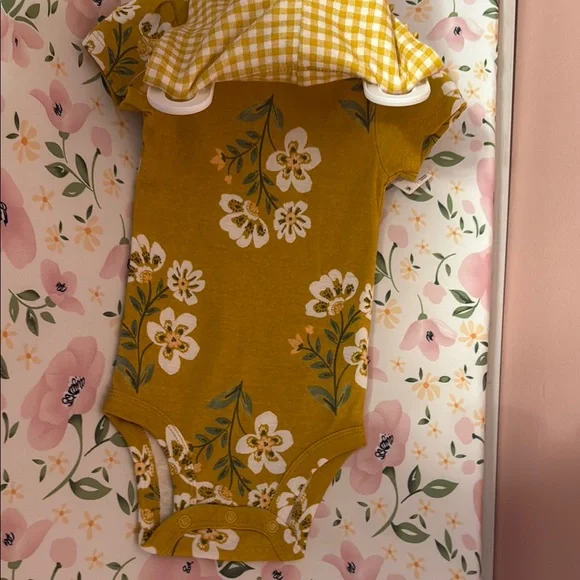 Carter's Cream and Yellow Bodysuits One Pieces - Picture 4 of 6